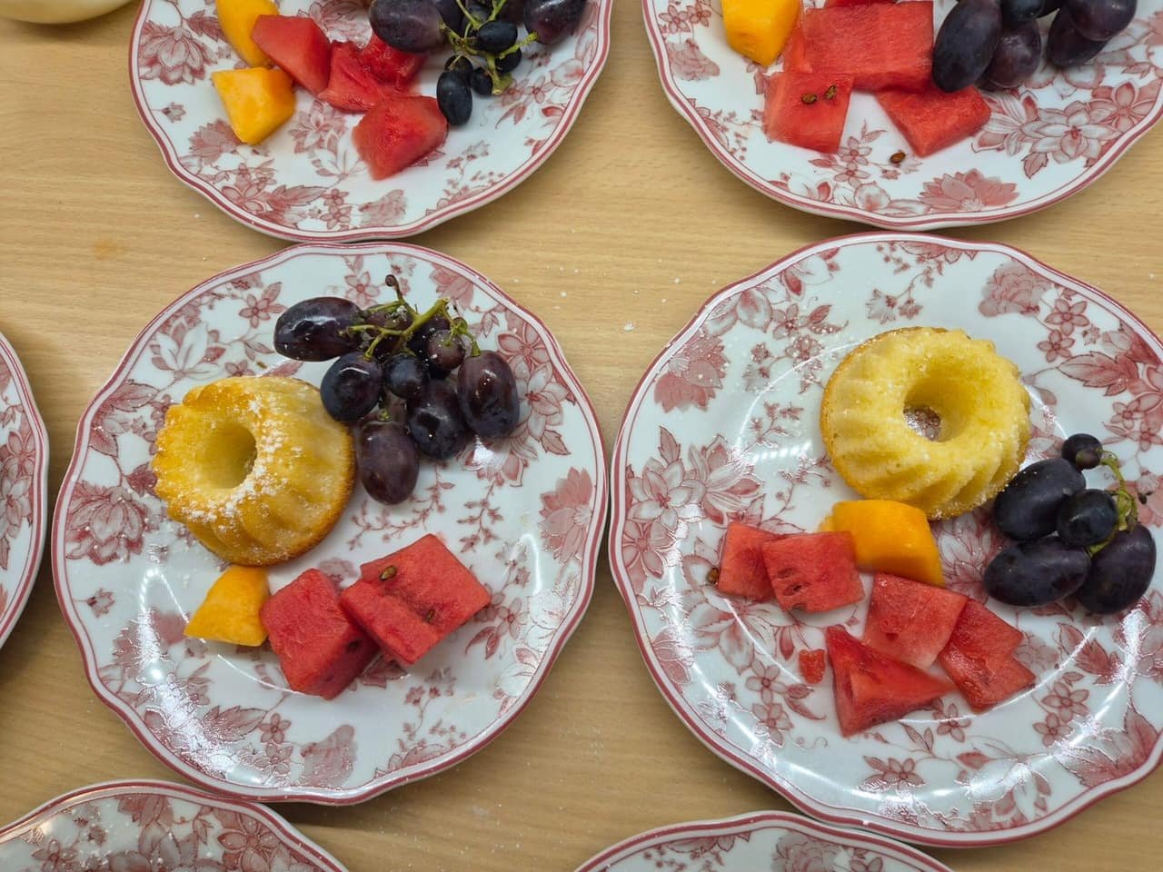 Homemade desserts — fruit and little cakes